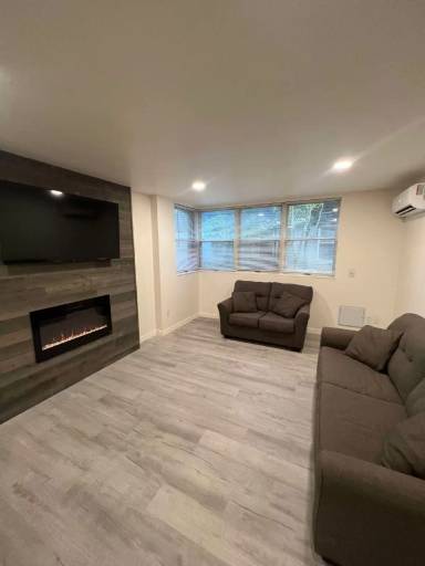 Main picture of 120 Westbourne Lane - 1203-1