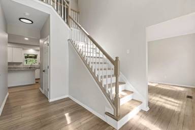 Main picture of 412 Cross Creek Ct
