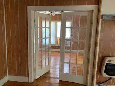 Main picture of 701 W Sycamore St