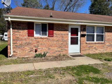 Main picture of 202 Eastman Ave