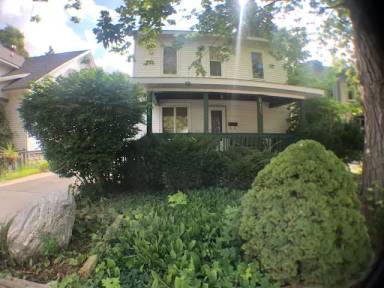 Main picture of 615 S Washington St