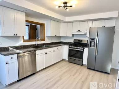 Main picture of 293 S Hancock St