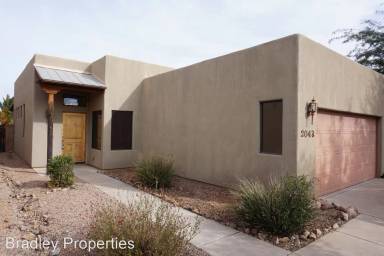 Main picture of 2043 Chaplain Carter Dr