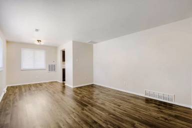 Main picture of 4800 W 9th Ave