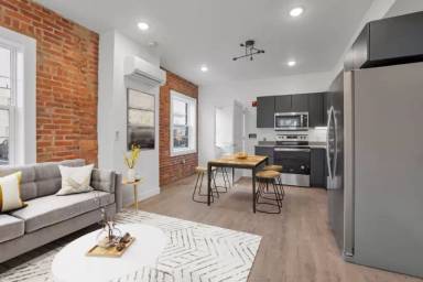 Main picture of 595 E Broad St