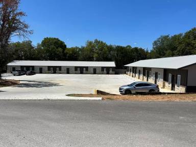 Main picture of 217 Price Ln