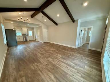Main picture of 330 Orion St