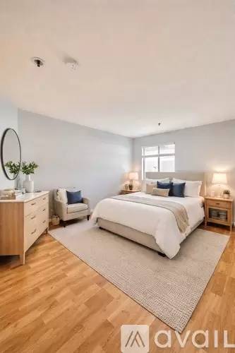 Main picture of 100 N Clark Dr