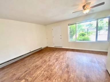 Main picture of 525 E Harrison St
