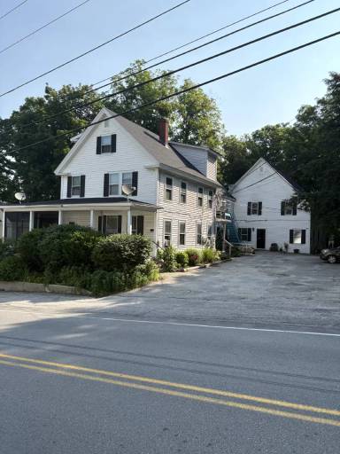 Main picture of 31 Maple St