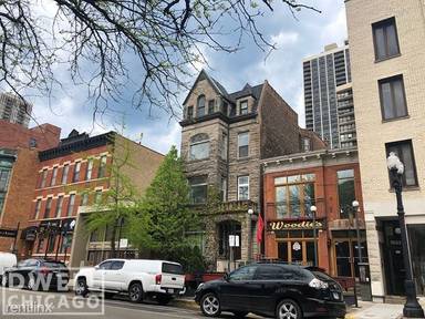 Main picture of 1539 N Wells St