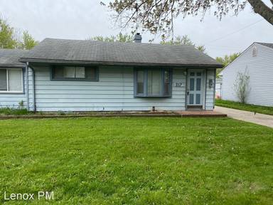 Main picture of 217 W Hopkins Ave