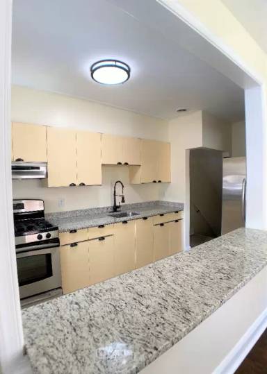 Main picture of 95 Kentway