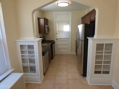 Main picture of 2417 W Pratt Blvd