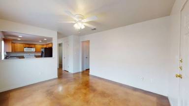 Main picture of 300 N 10th St