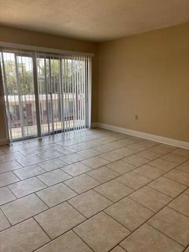Main picture of 420 E Park Ave
