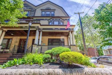 Main picture of 4054 Spruce St