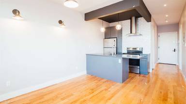 Main picture of 1599 Bergen St
