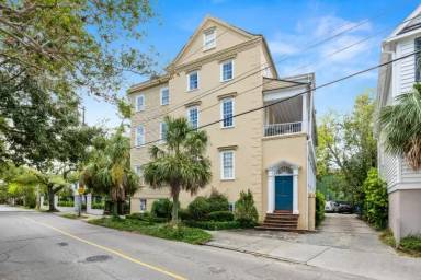 Main picture of 65 Vanderhorst St