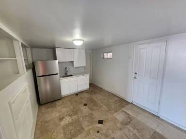Main picture of 224 Arena St