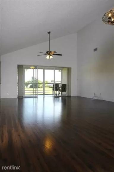 Main picture of 8751 Holly Ct