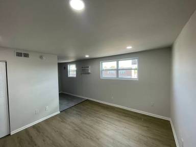 Main picture of 7312 Rockwell Ave