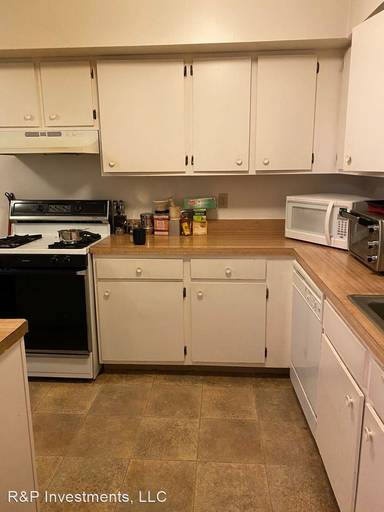 Main picture of 9 Talcott Forest Rd