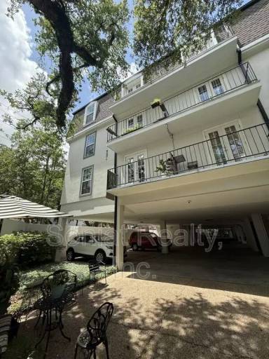 Main picture of 3625 Saint Charles Ave
