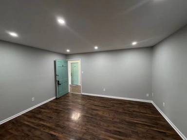 Main picture of 208 Lakeshore Dr
