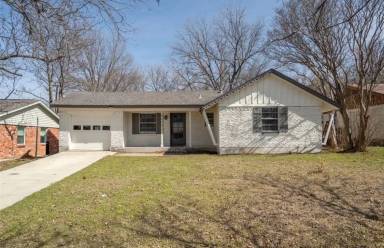 Main picture of 2624 Woodlawn Dr