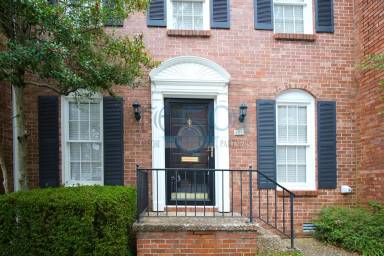 Main picture of 2805 Foxcroft Rd