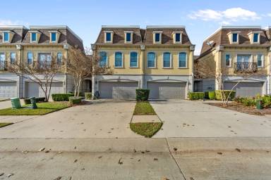 Main picture of 317 Metropolitan Dr