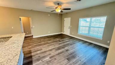 Main picture of 8833 Hampshire Dr