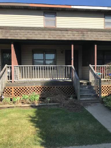 Main picture of 220 Adams Ln
