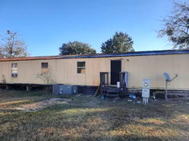 Main picture of 140 Devereaux Rd