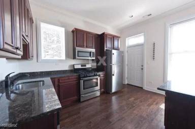 Main picture of 933 W Newport Ave