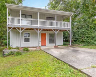 Main picture of 205 Spring St