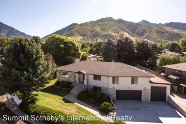 Main picture of 3208 E Willowcrest Rd
