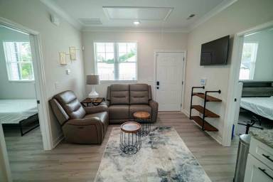 Main picture of 845 Long Dr