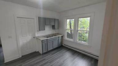 Main picture of 84 Chestnut St