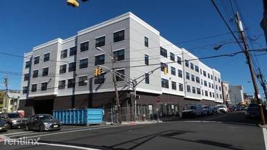 Main picture of 77 Park Ave