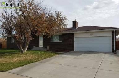 Main picture of 320 S Cedar St