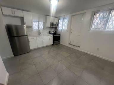 Main picture of 2511 Matthews Ave