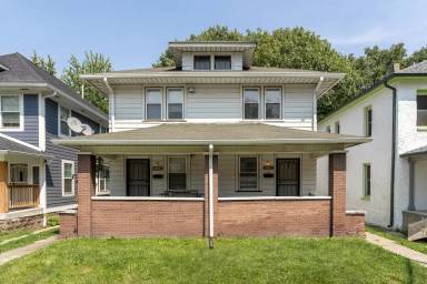 Main picture of 1125 N Dearborn St