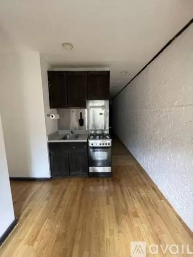 Main picture of 410 E 12th St