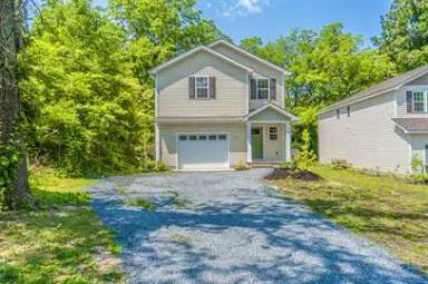 Main picture of 1040 W Indiana Ave