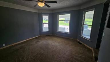 Main picture of 23 Madison St