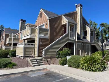 Main picture of 255 Reflections Dr