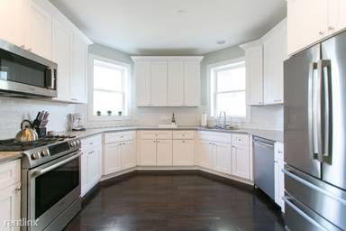 Main picture of 4029 N Harding Ave