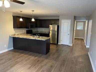 Main picture of Six Mile Lane Apartments